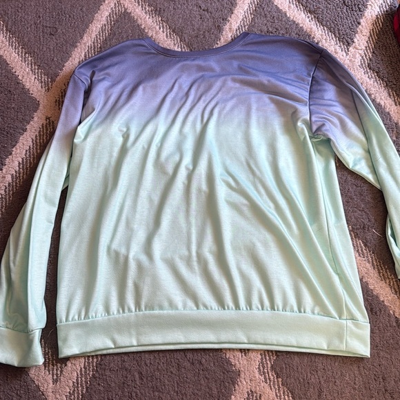 Tops - Women’s long sleeve